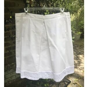 Anne Klein- WHITE LACE BOTTOM SKIRT- Size 12- NWOT